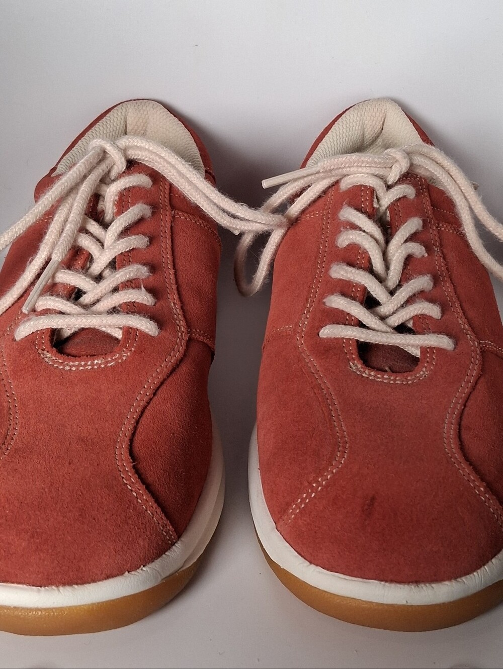NWOT Lands' End Women's Coral Red Suede Low Top Sneakers - Size 6 B